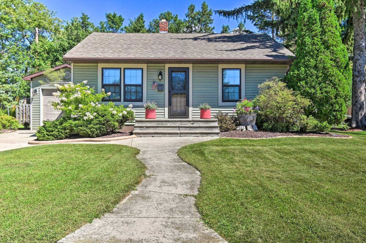 Modern Home With Backyard, 1 Mi To Dtwn Sturgeon Bay Ngoại thất bức ảnh